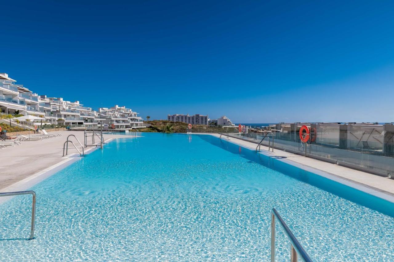 דירות אסטפונה Unique 3-Bdrm Townhouse, Stunning View, Pool & Bbq מראה חיצוני תמונה