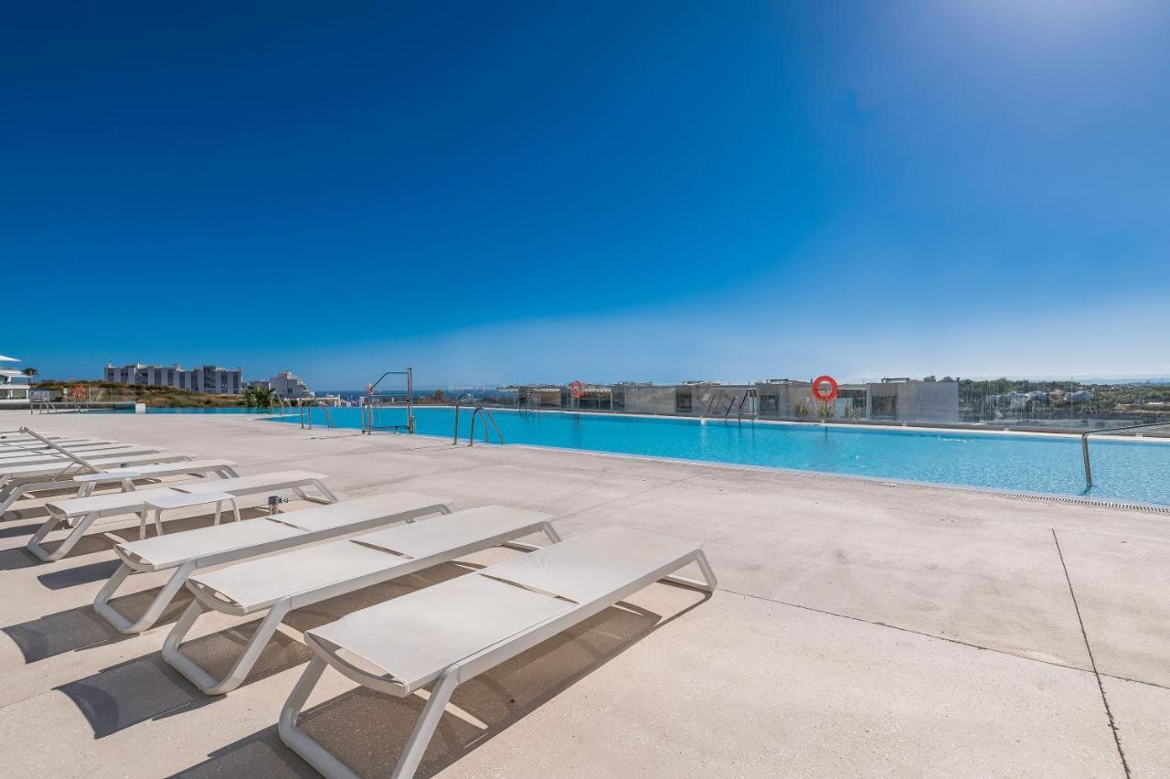 דירות אסטפונה Unique 3-Bdrm Townhouse, Stunning View, Pool & Bbq מראה חיצוני תמונה