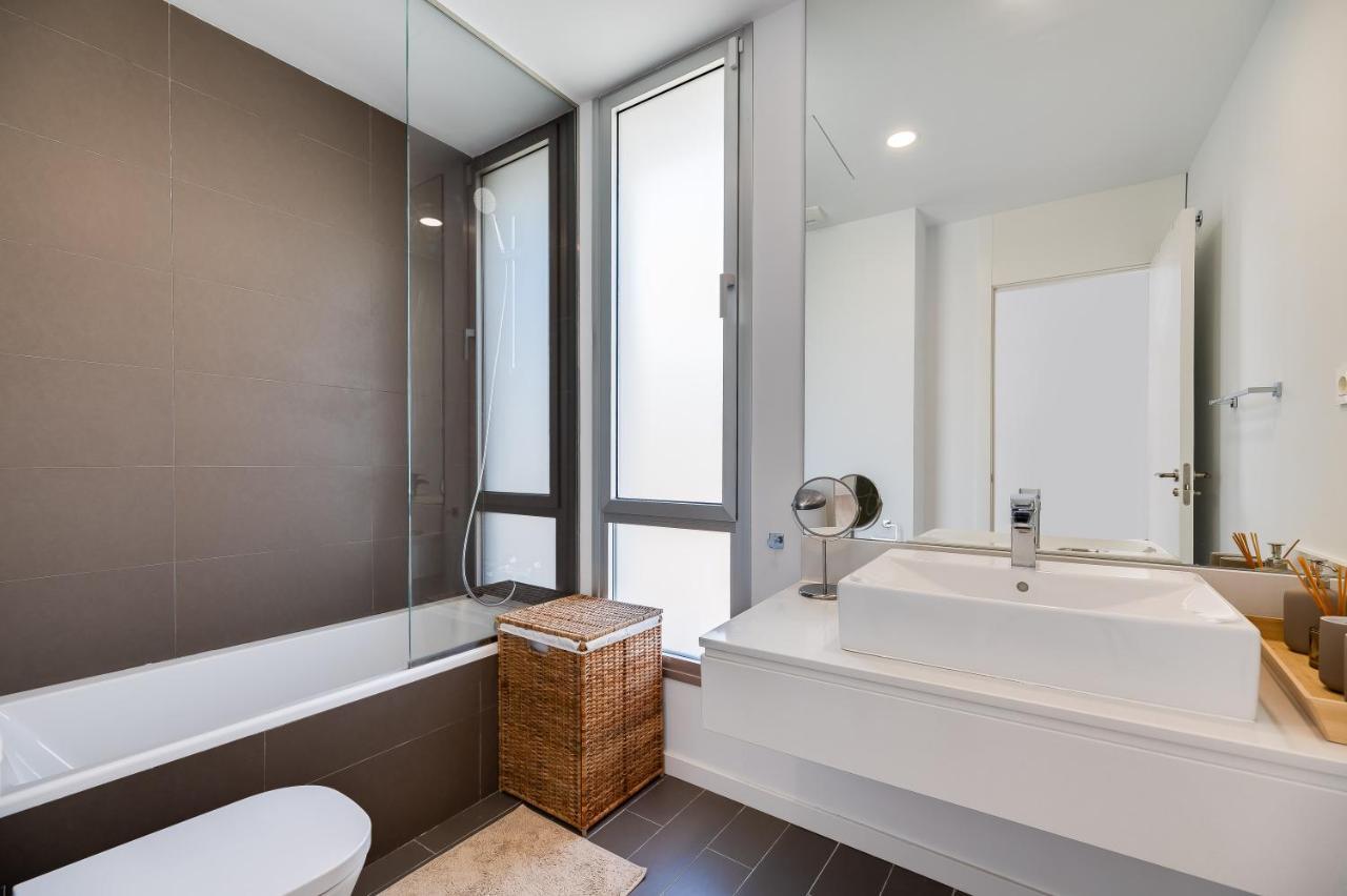 דירות אסטפונה Unique 3-Bdrm Townhouse, Stunning View, Pool & Bbq מראה חיצוני תמונה