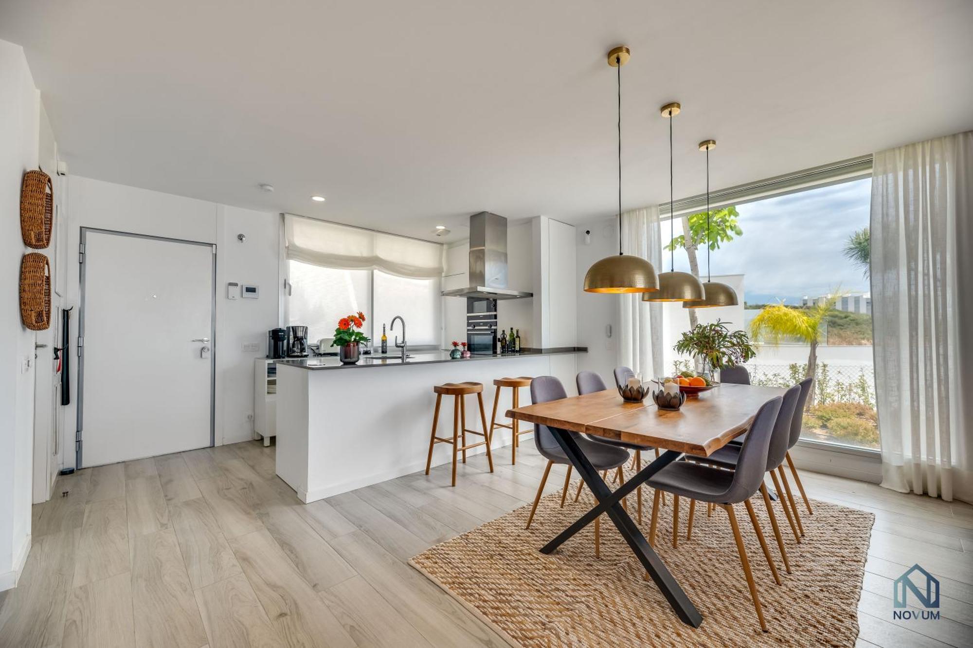 דירות אסטפונה Unique 3-Bdrm Townhouse, Stunning View, Pool & Bbq מראה חיצוני תמונה